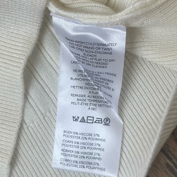 Pilcro Deep V-Neck Kassidy Pull over Sweater Sz S NEW - Picture 5 of 6